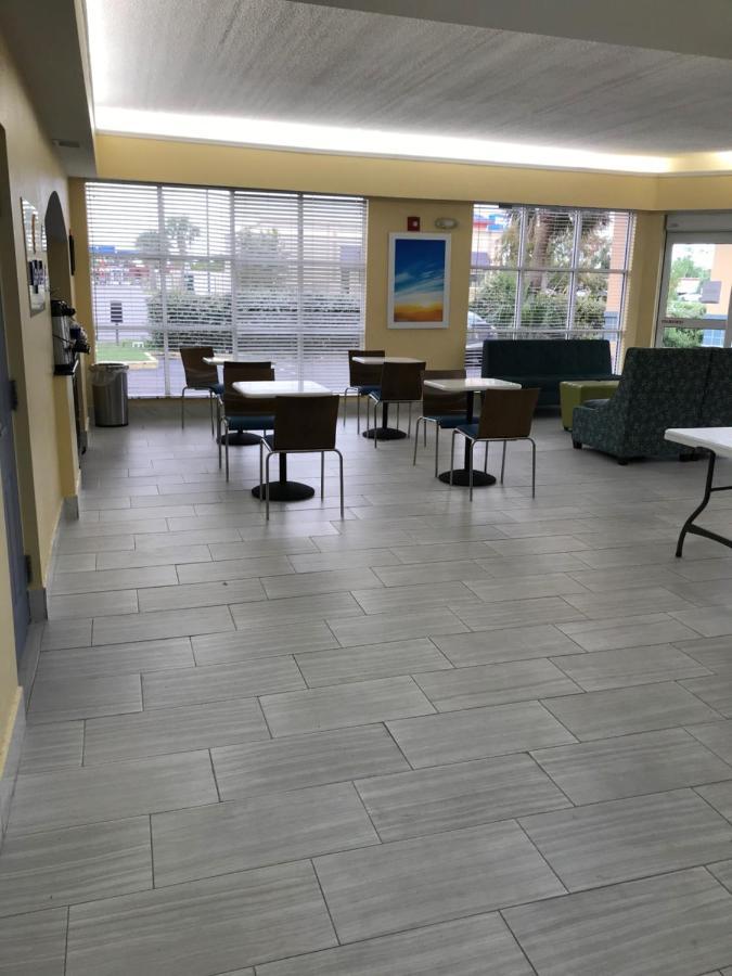Days Inn By Wyndham Panama City Exterior photo