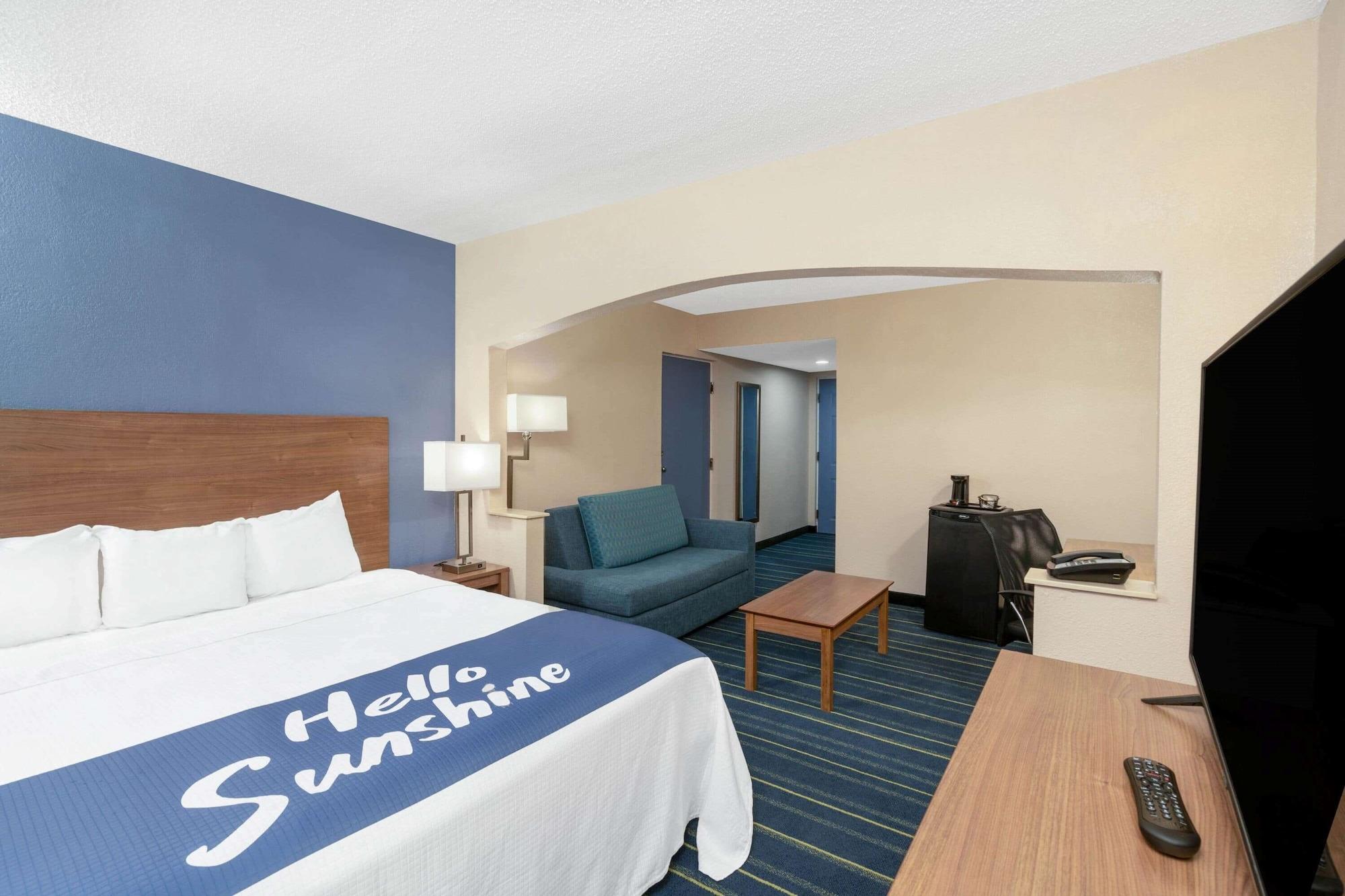 Days Inn By Wyndham Panama City Exterior photo