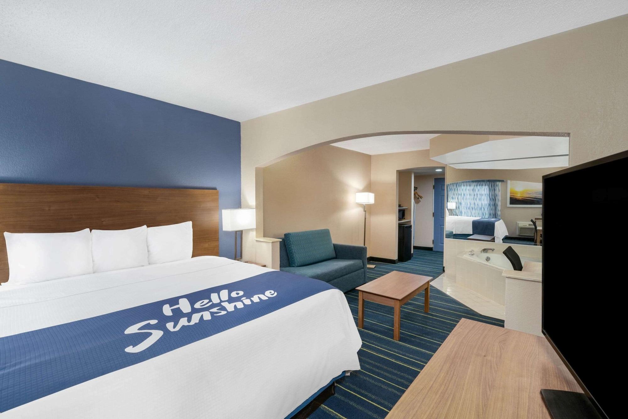 Days Inn By Wyndham Panama City Exterior photo
