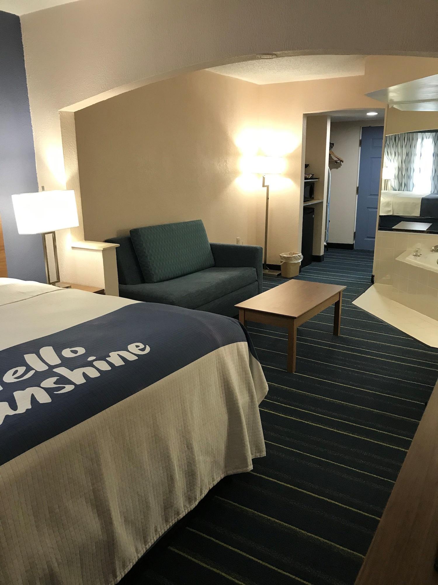 Days Inn By Wyndham Panama City Exterior photo