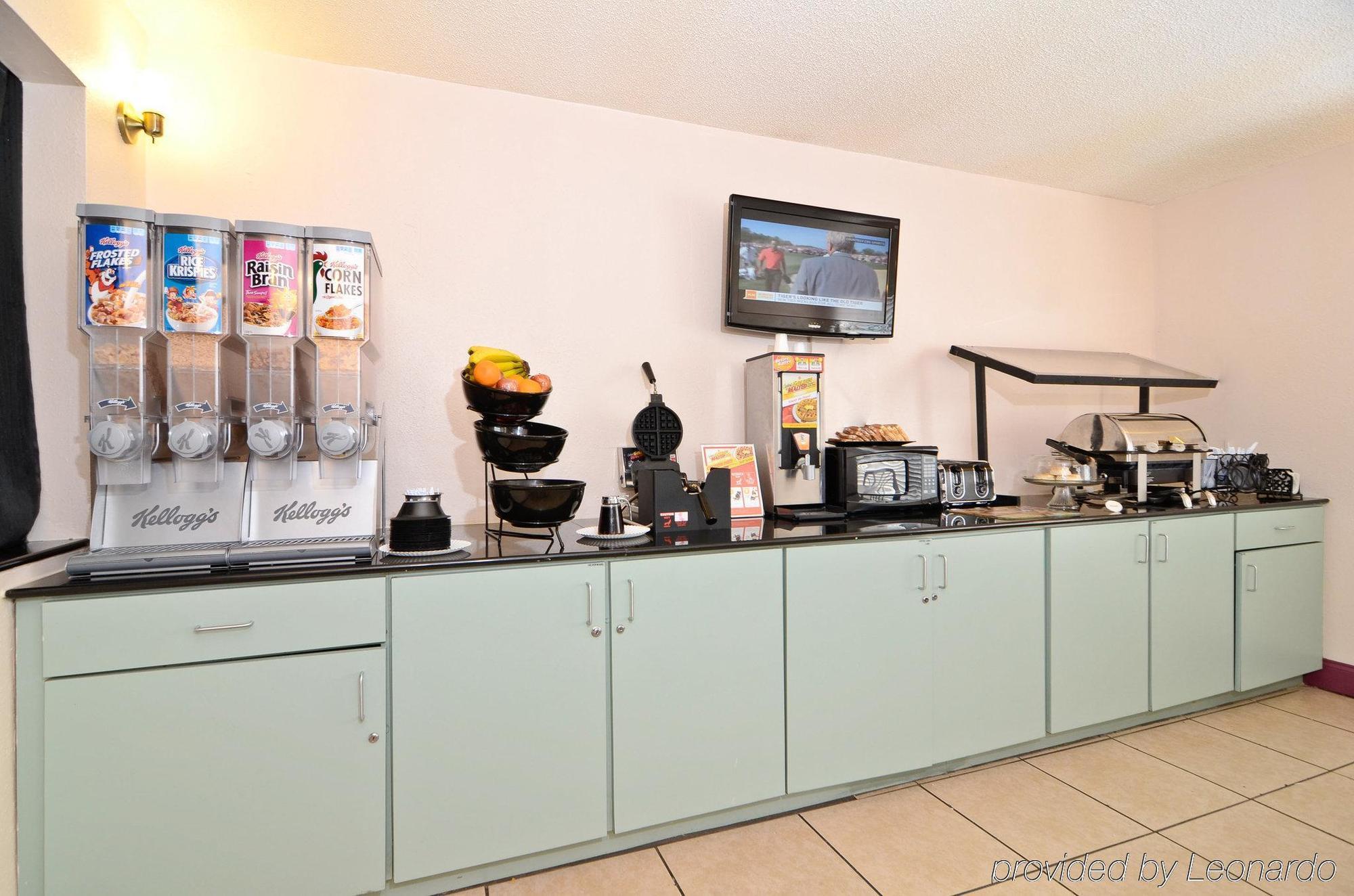 Days Inn By Wyndham Panama City Restaurant photo