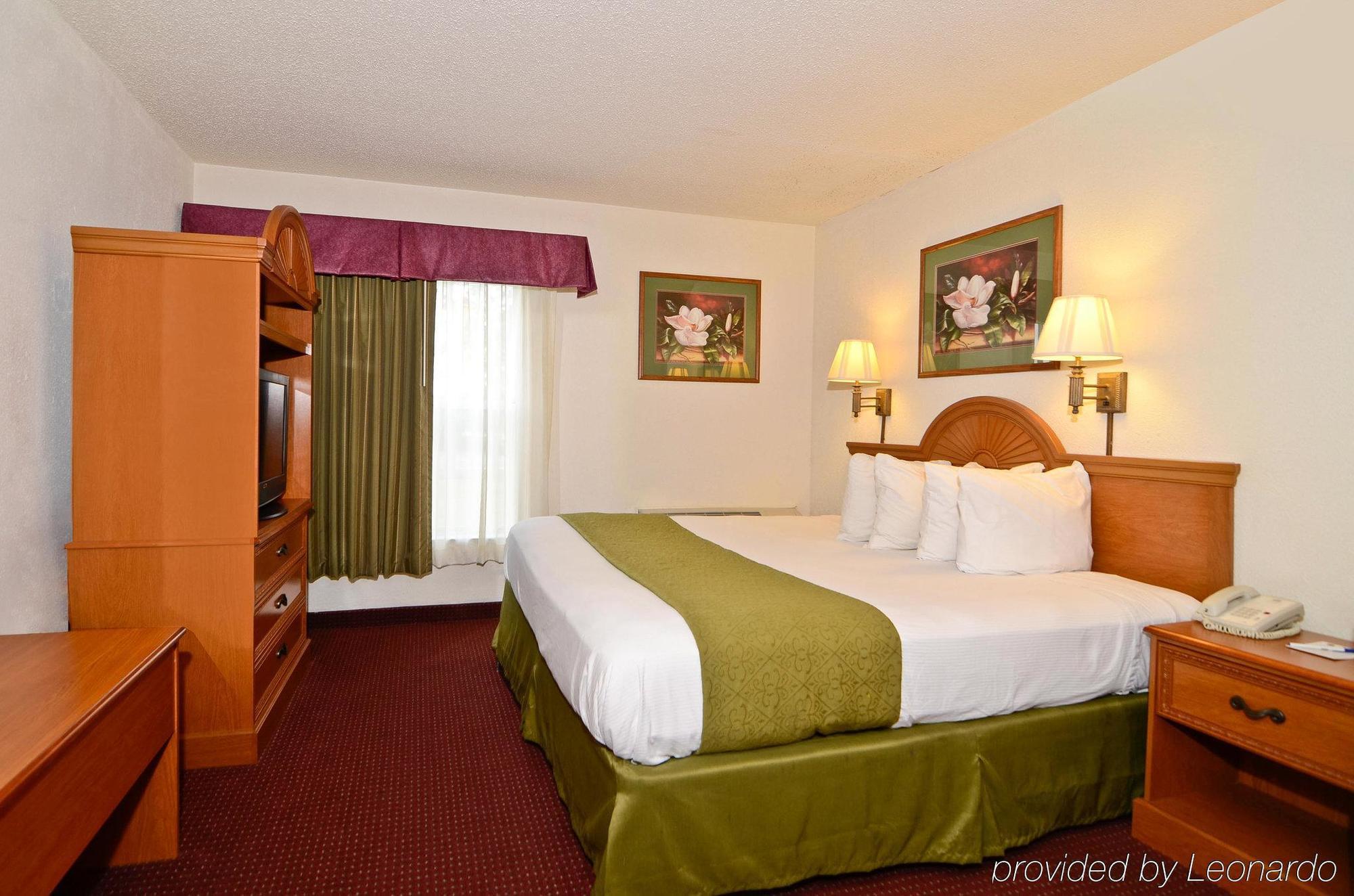 Days Inn By Wyndham Panama City Room photo
