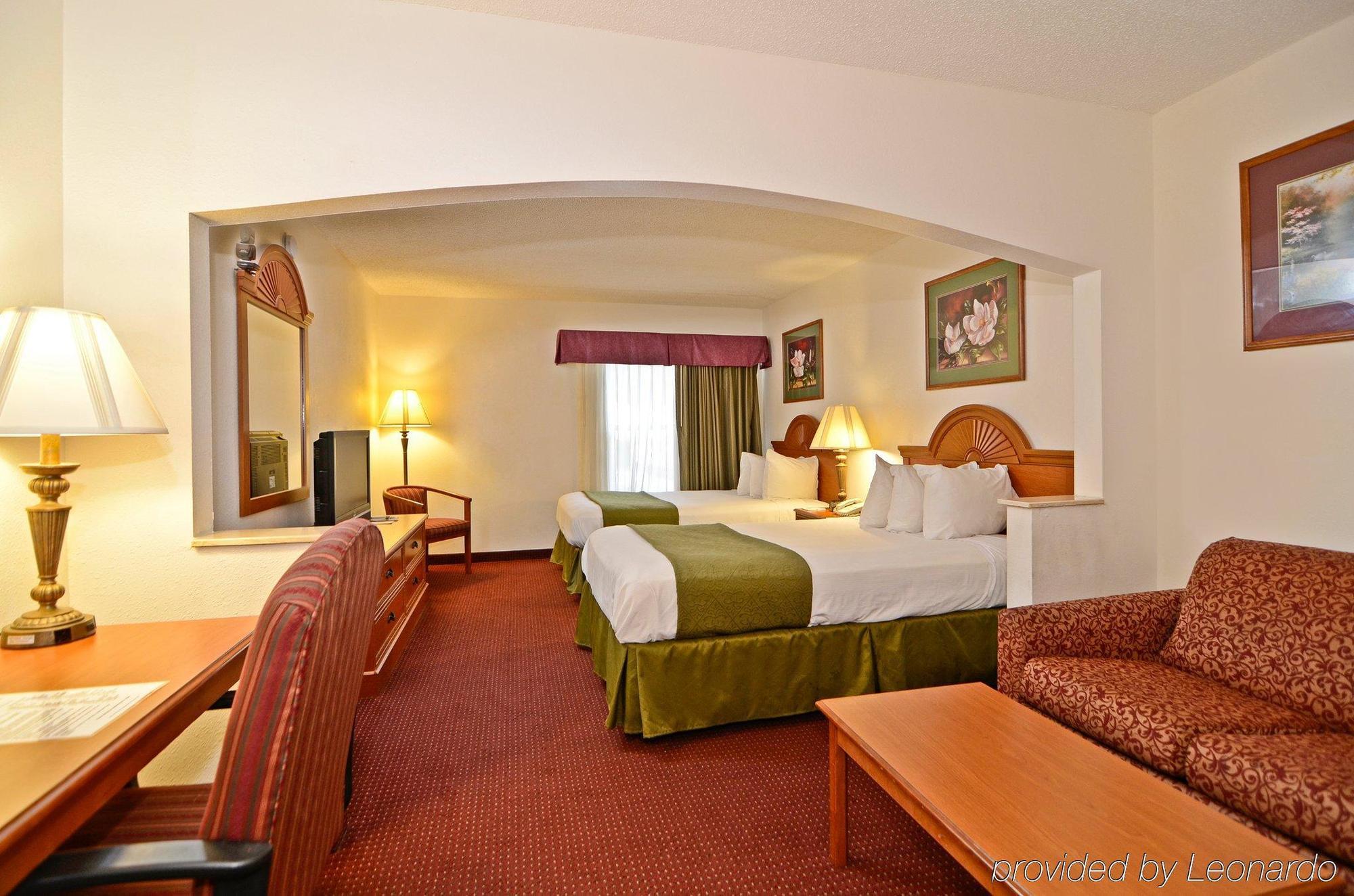 Days Inn By Wyndham Panama City Room photo