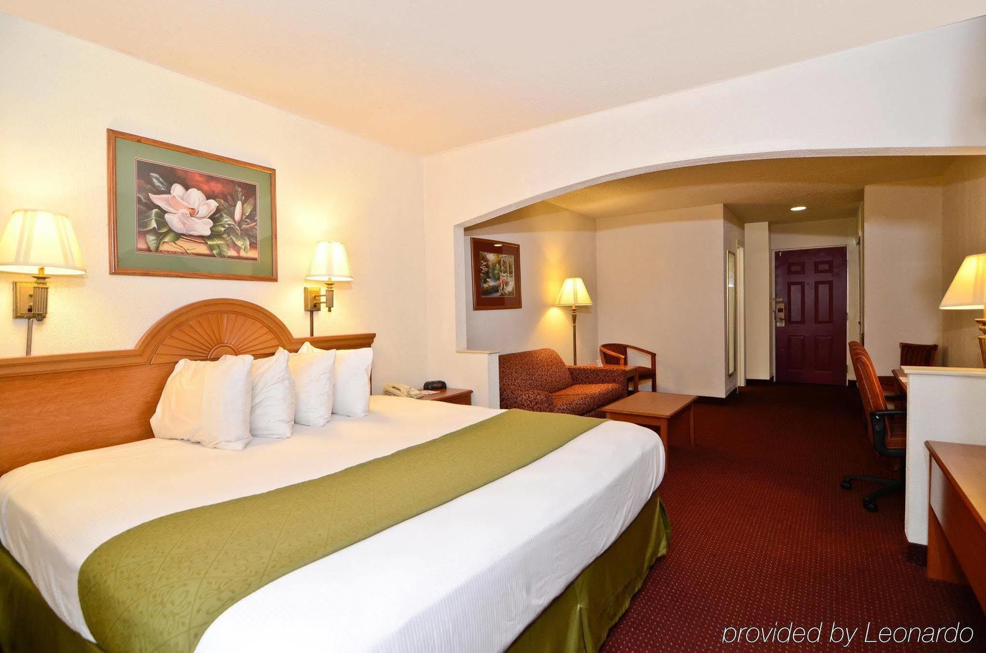 Days Inn By Wyndham Panama City Room photo